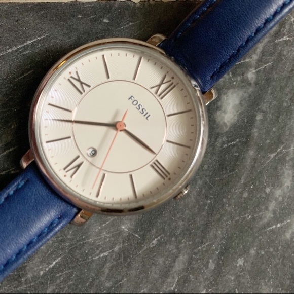 FOSSIL• navy blue and silver genuine leather watch - Picture 3 of 8